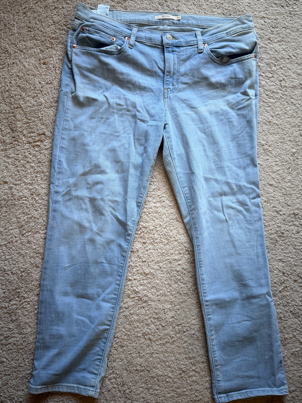 Levi’s Light-Wash Boyfriend Cropped Jeans